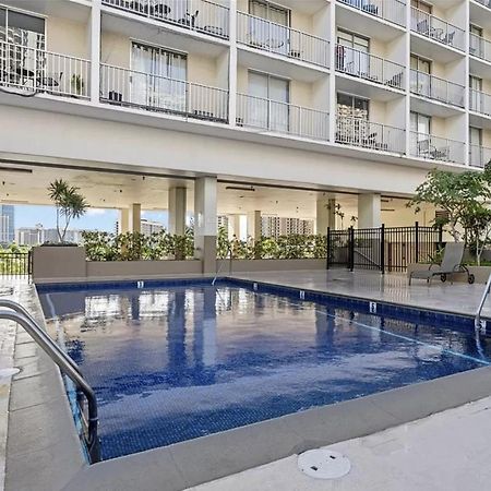 هونولولو Gem Of Waikiki At Inn On The Park المظهر الخارجي الصورة
