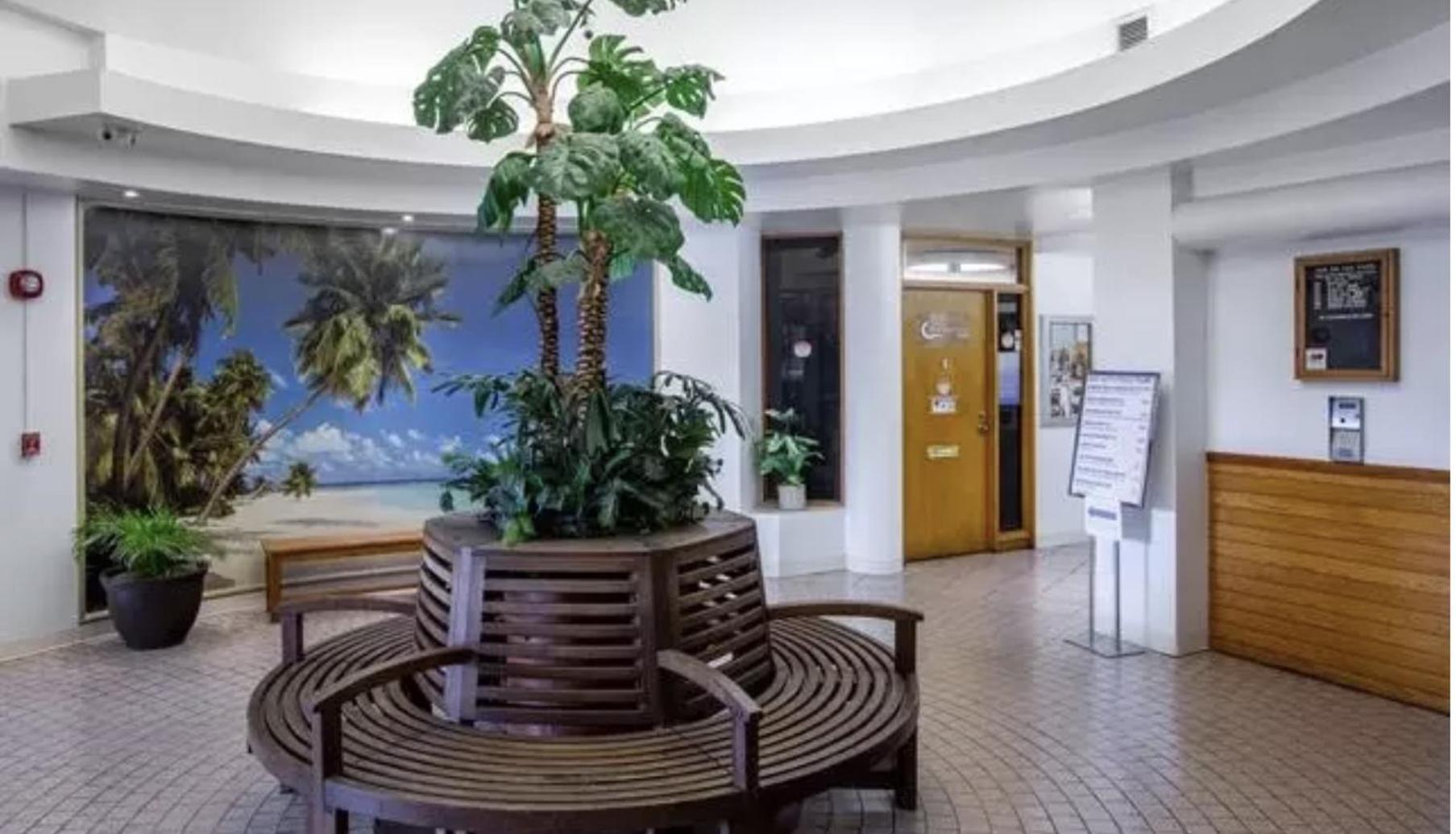 هونولولو Gem Of Waikiki At Inn On The Park المظهر الخارجي الصورة