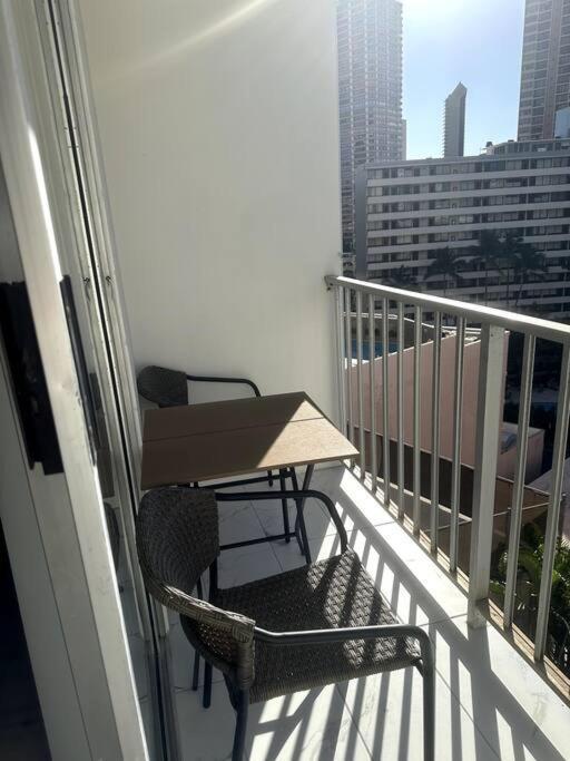 هونولولو Gem Of Waikiki At Inn On The Park المظهر الخارجي الصورة
