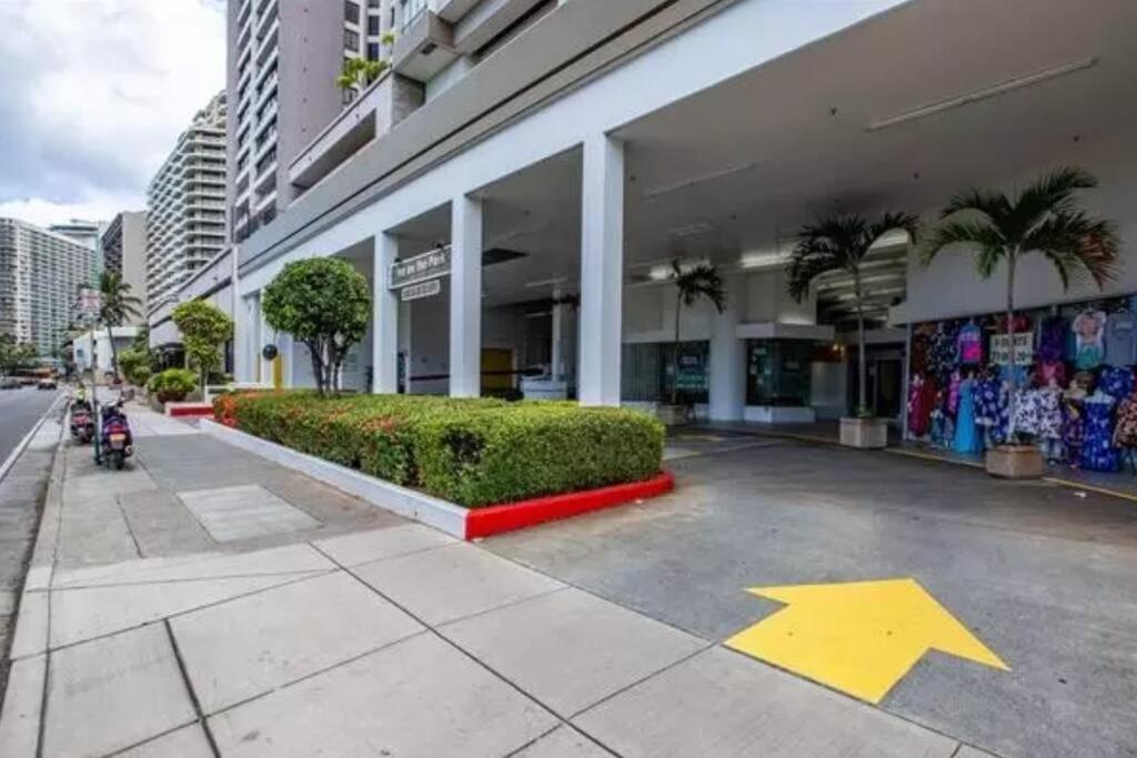 هونولولو Gem Of Waikiki At Inn On The Park المظهر الخارجي الصورة