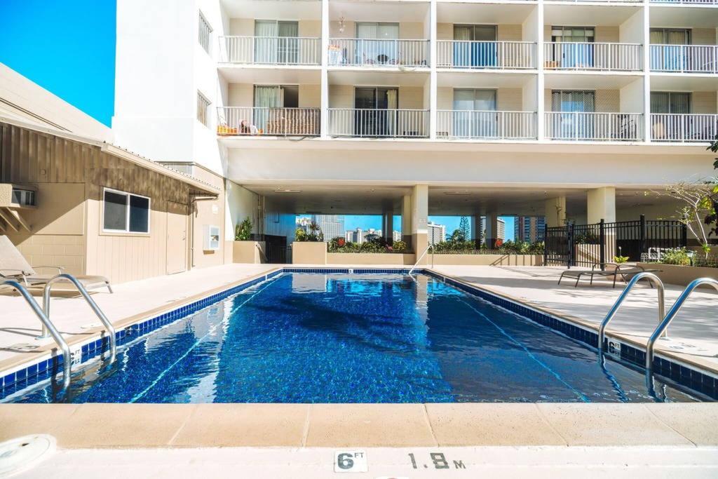 هونولولو Gem Of Waikiki At Inn On The Park المظهر الخارجي الصورة