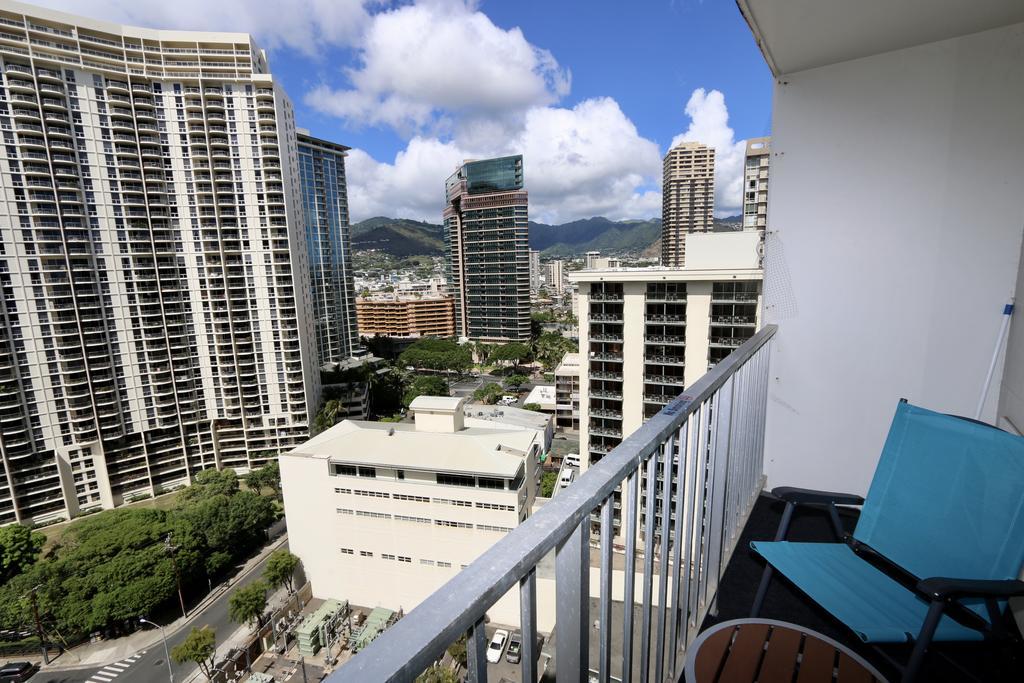 هونولولو Gem Of Waikiki At Inn On The Park المظهر الخارجي الصورة