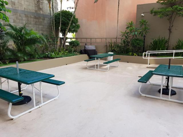 هونولولو Gem Of Waikiki At Inn On The Park المظهر الخارجي الصورة